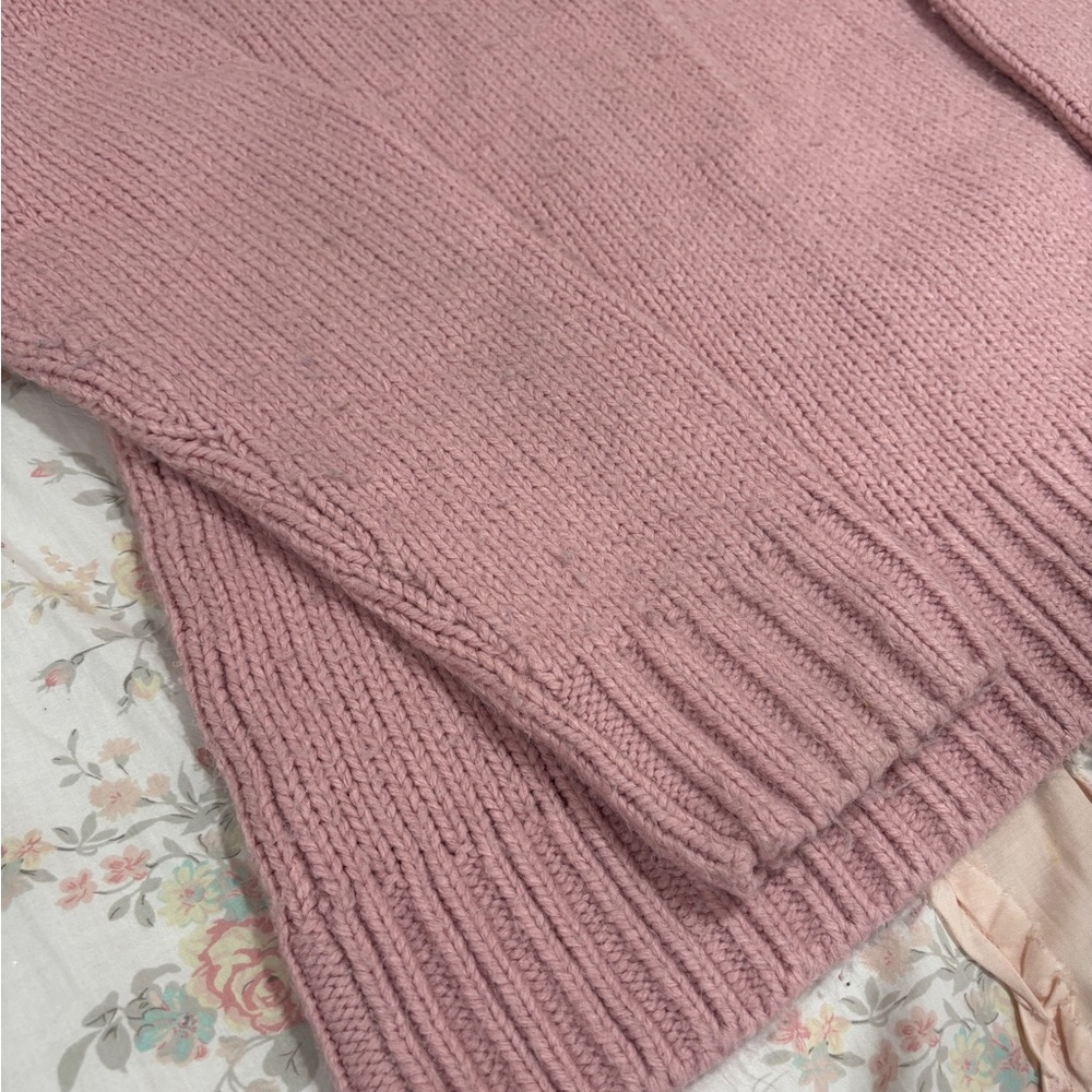 BUNDLE| 3 sweaters - Picture 9 of 10
